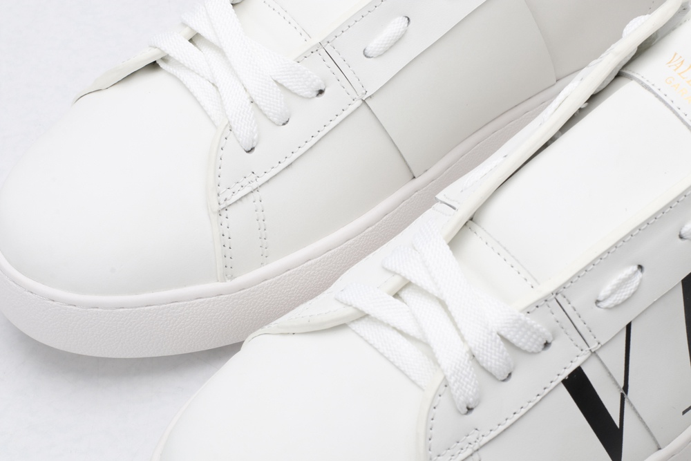 VA1ENTIN0 sneaker